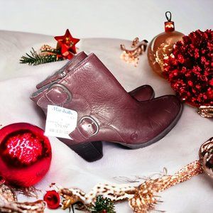 Born Ankle boots size 6